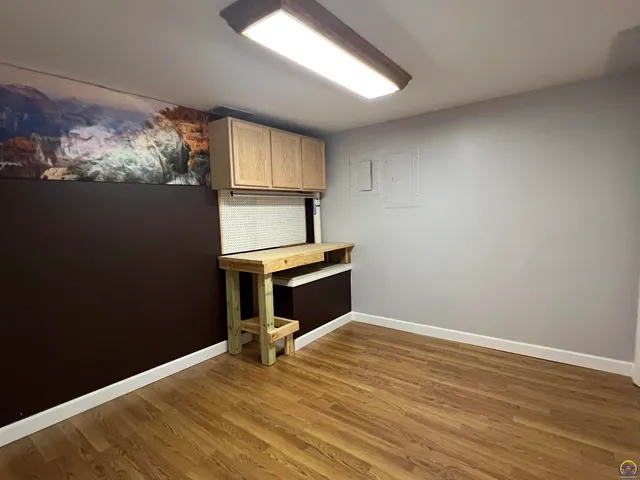 $283,480 | 2952 Southwest Woodstock Lane, Topeka, KS 66614