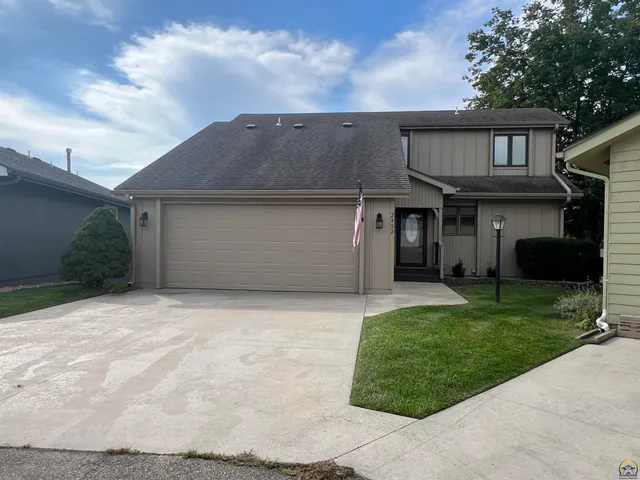 $283,480 | 2952 Southwest Woodstock Lane, Topeka, KS 66614