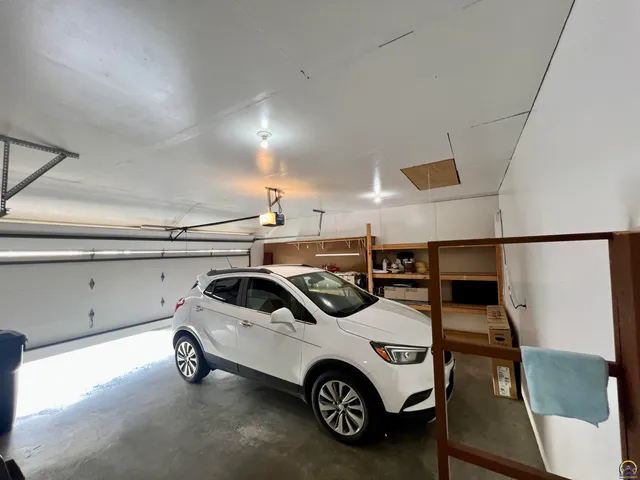 $283,480 | 2952 Southwest Woodstock Lane, Topeka, KS 66614