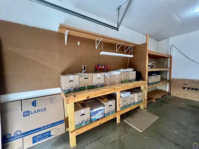 $283,480 | 2952 Southwest Woodstock Lane, Topeka, KS 66614