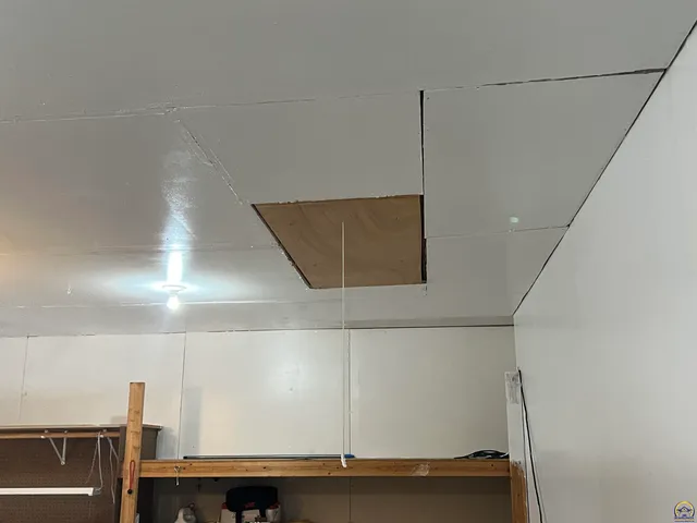 $283,480 | 2952 Southwest Woodstock Lane, Topeka, KS 66614