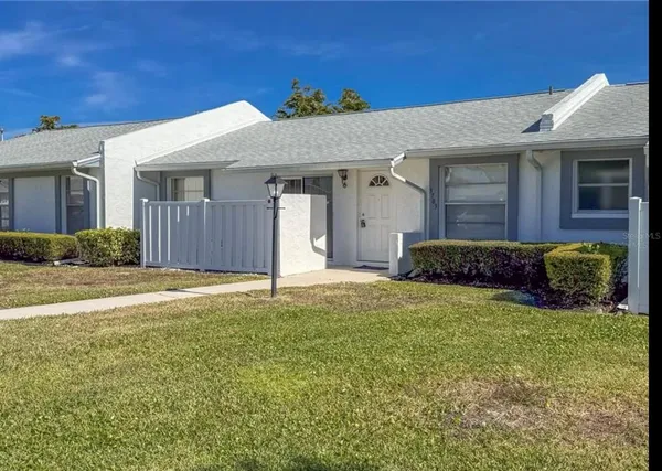 $214,900 | 3703 39th Street West, Unit 11, Bradenton, FL 34205
