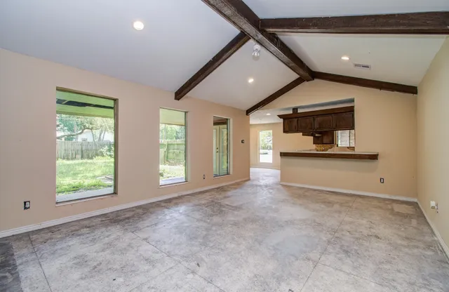 $185,000 | 1002 Warwick Street, Eagle Lake, TX 77434