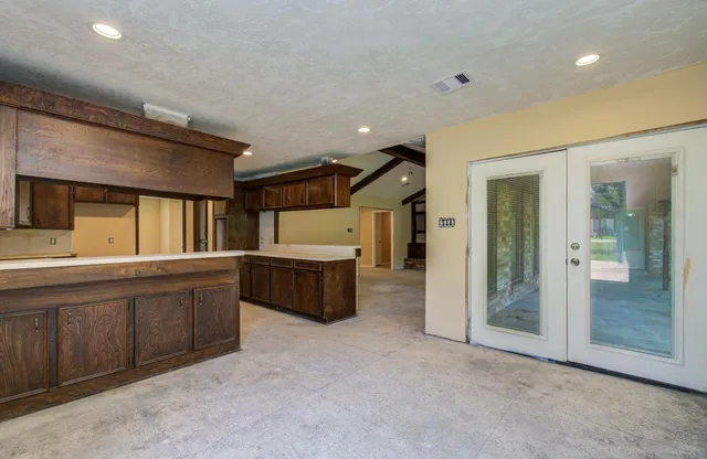 $185,000 | 1002 Warwick Street, Eagle Lake, TX 77434