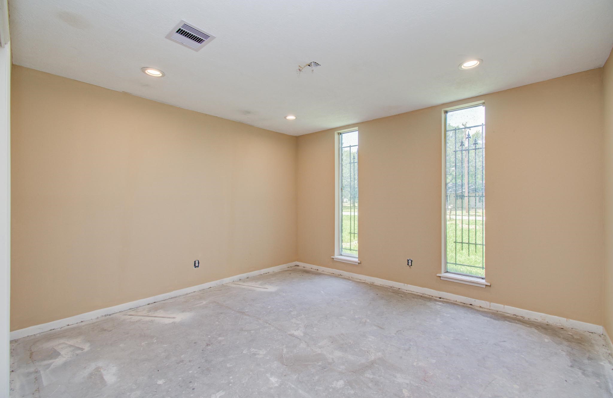 1002 Warwick Street Eagle Lake, TX 77434 - Photo 18 of 29 a view of an empty room with a window