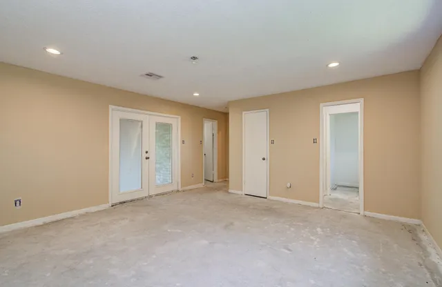 $185,000 | 1002 Warwick Street, Eagle Lake, TX 77434