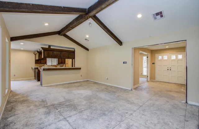 $185,000 | 1002 Warwick Street, Eagle Lake, TX 77434