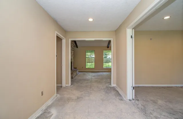 $185,000 | 1002 Warwick Street, Eagle Lake, TX 77434