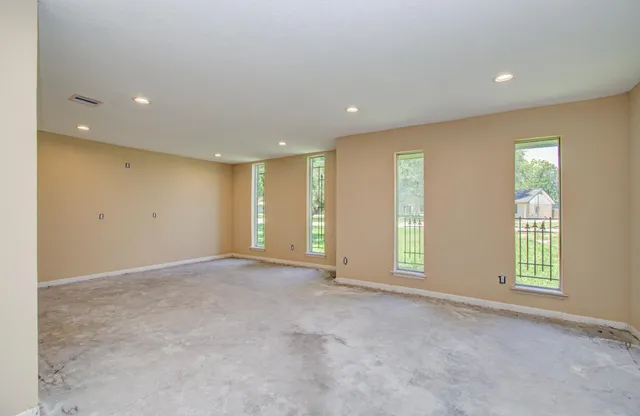 $185,000 | 1002 Warwick Street, Eagle Lake, TX 77434