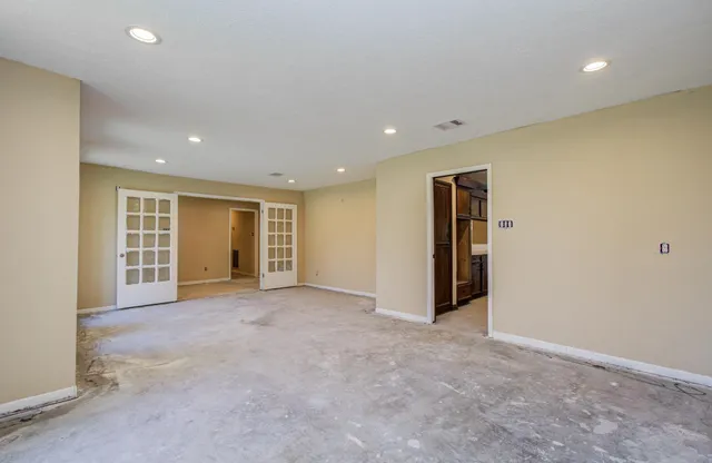 $185,000 | 1002 Warwick Street, Eagle Lake, TX 77434