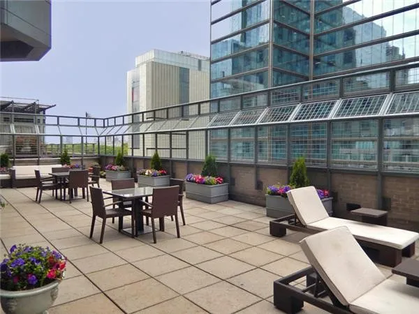 a view of a water fountain