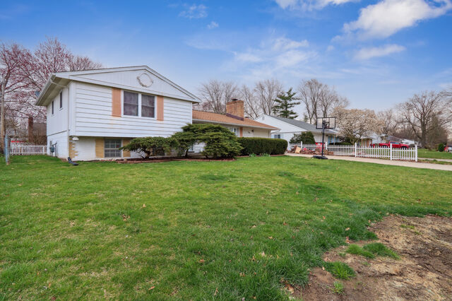 808 Westfield Drive Champaign, IL 61821 - Photo 4 of 31 a front view of house with yard and green space