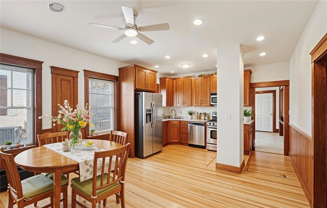 41 Cato Avenue Pawtucket, RI 02860 - Photo 2 of 37