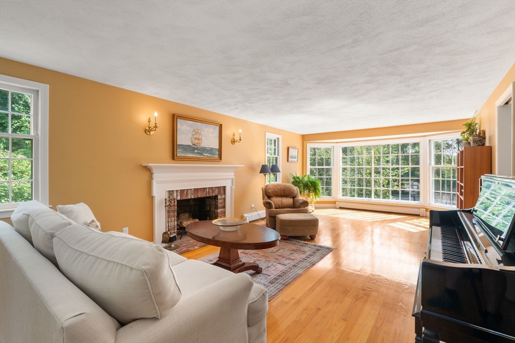 25 Russett Hill Road Sherborn, MA 01770 - Photo 12 of 34 Gallery Image 12