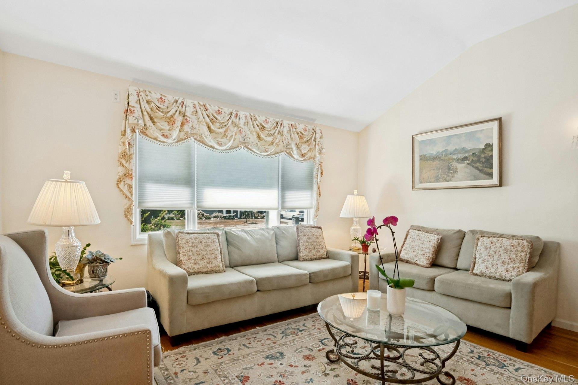 82 Holbrooke Road White Plains, NY 10605 - Photo 8 of 33