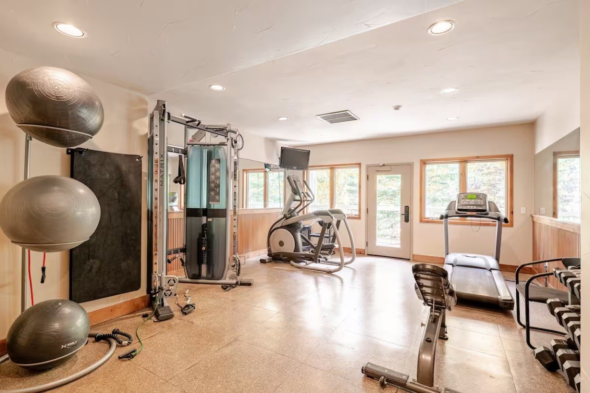 655 4 O Clock Road, Unit 104 Breckenridge, CO 80424 - Photo 29 of 43 Gym area