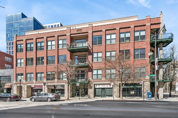 $750,000 | 936 West Madison Street, Unit 2A, Chicago, IL 60607