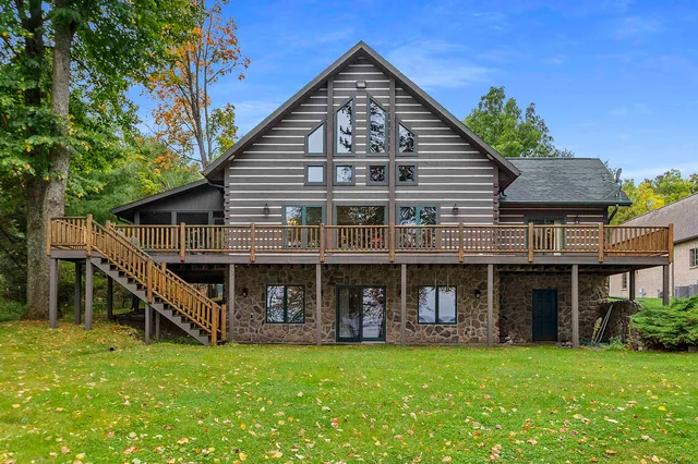 $1,150,000 | N8234 Oak Lane, Crivitz, WI 54114