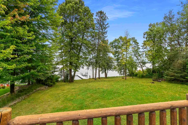 $1,150,000 | N8234 Oak Lane, Crivitz, WI 54114