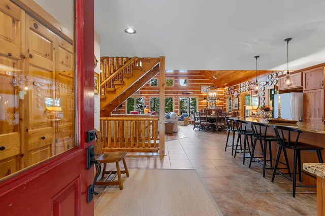 $1,150,000 | N8234 Oak Lane, Crivitz, WI 54114