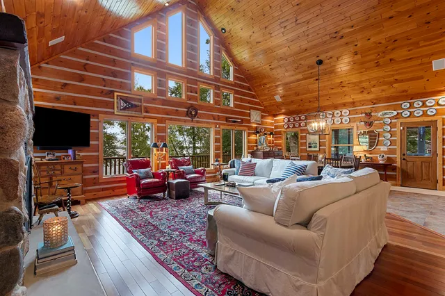 $1,150,000 | N8234 Oak Lane, Crivitz, WI 54114