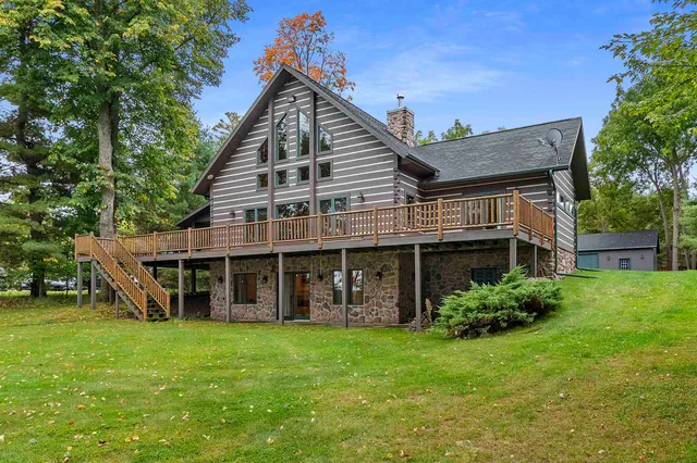 $1,150,000 | N8234 Oak Lane, Crivitz, WI 54114