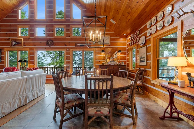 $1,150,000 | N8234 Oak Lane, Crivitz, WI 54114