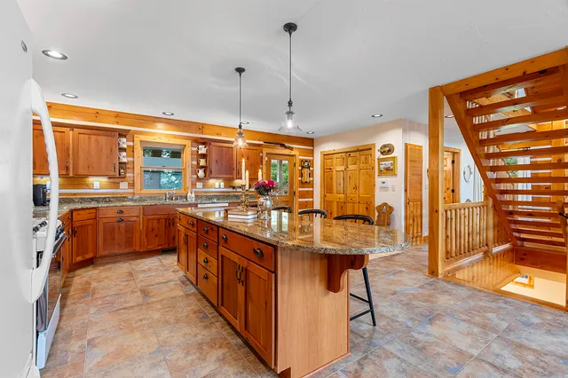 $1,150,000 | N8234 Oak Lane, Crivitz, WI 54114