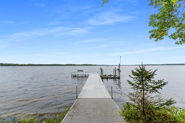 $1,150,000 | N8234 Oak Lane, Crivitz, WI 54114