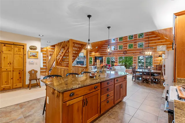 $1,150,000 | N8234 Oak Lane, Crivitz, WI 54114