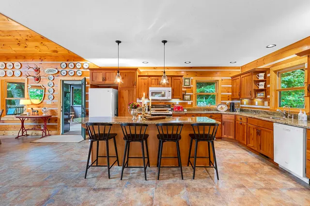 $1,150,000 | N8234 Oak Lane, Crivitz, WI 54114