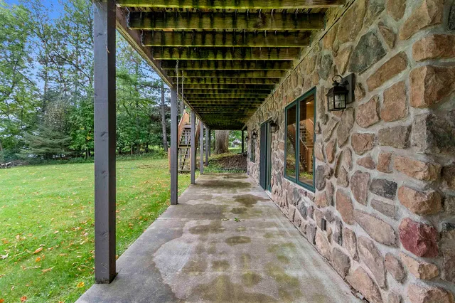 $1,150,000 | N8234 Oak Lane, Crivitz, WI 54114