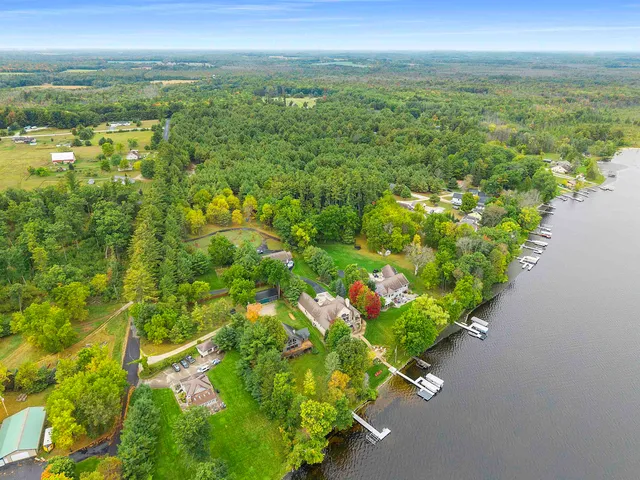 $1,150,000 | N8234 Oak Lane, Crivitz, WI 54114