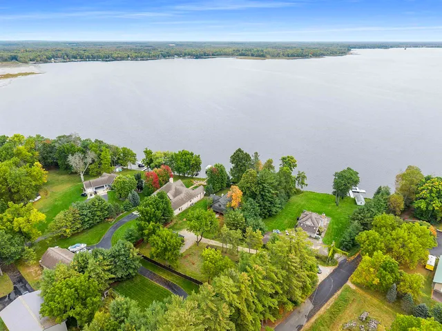 $1,150,000 | N8234 Oak Lane, Crivitz, WI 54114