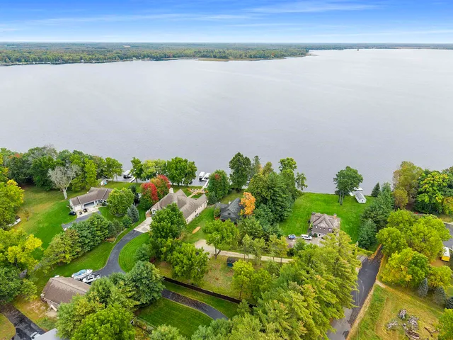 $1,150,000 | N8234 Oak Lane, Crivitz, WI 54114