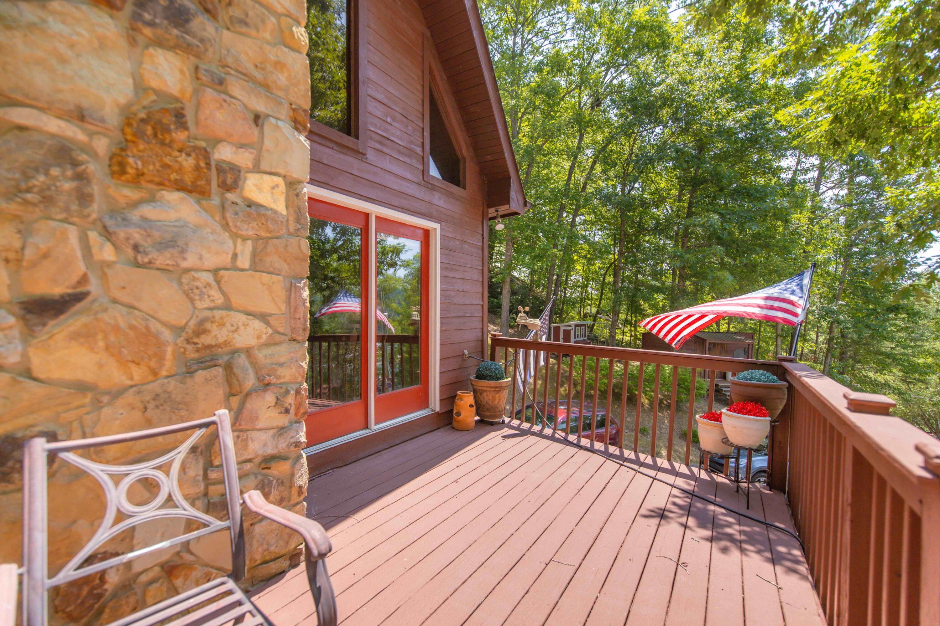 1014 Cliffs Edge Road East Bernstadt, KY 40729 - Photo 14 of 69 118A48824