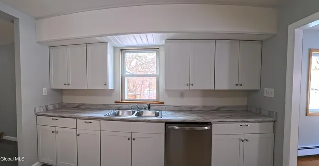 $2,600 | 190 Church Road, Guilderland, NY 12203