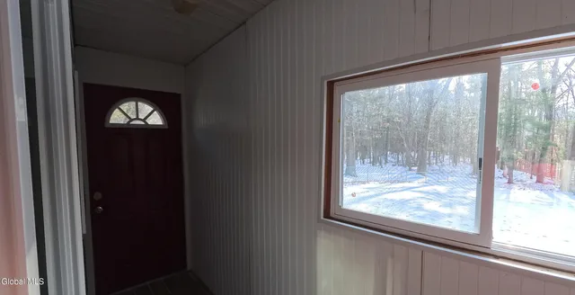 $2,600 | 190 Church Road, Guilderland, NY 12203