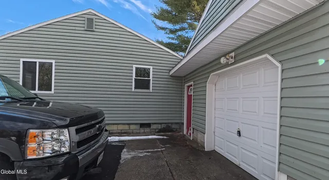 $2,600 | 190 Church Road, Guilderland, NY 12203