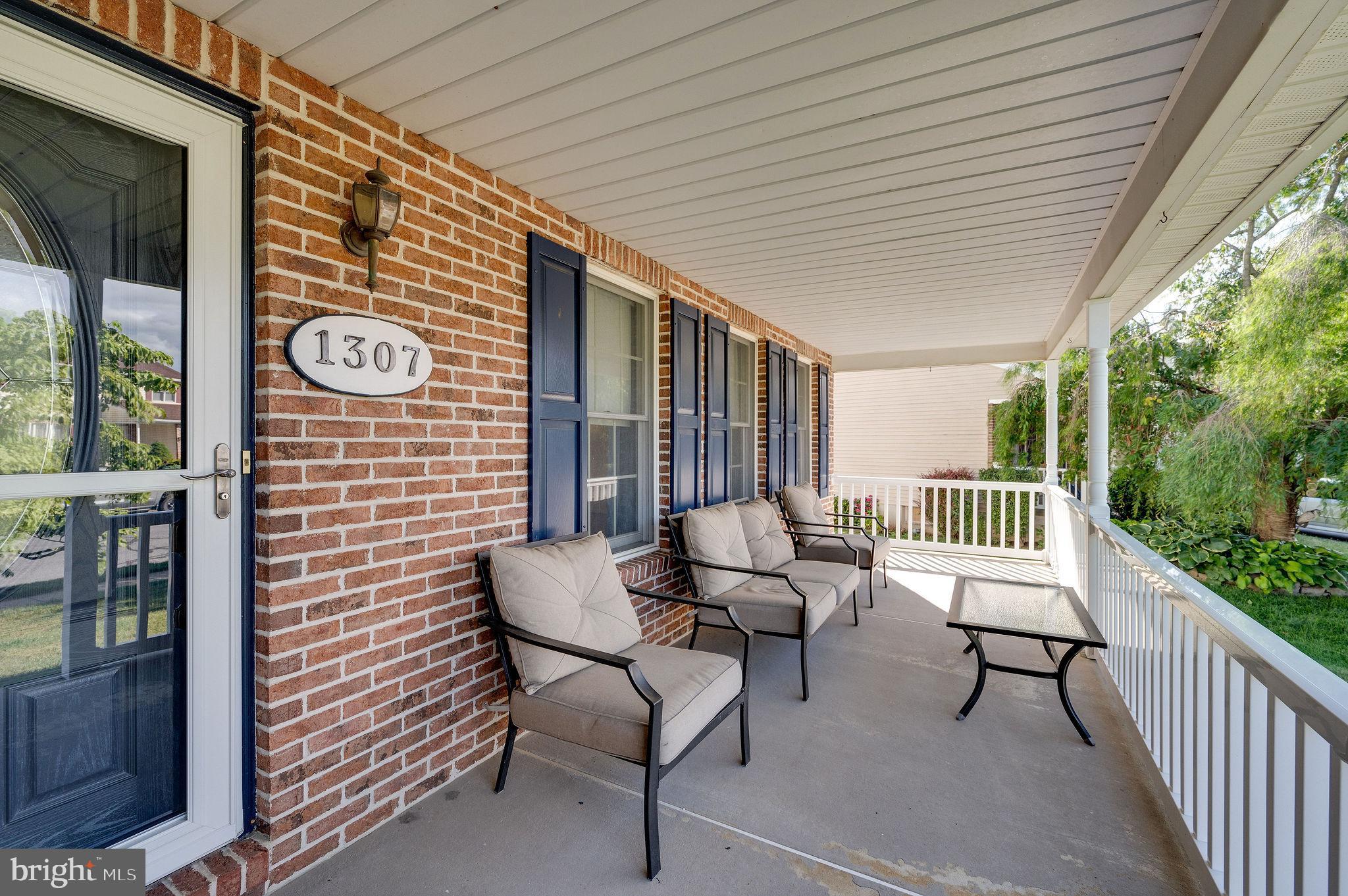 1307 Fredrick Boulevard Reading, PA 19605 - Photo 4 of 36