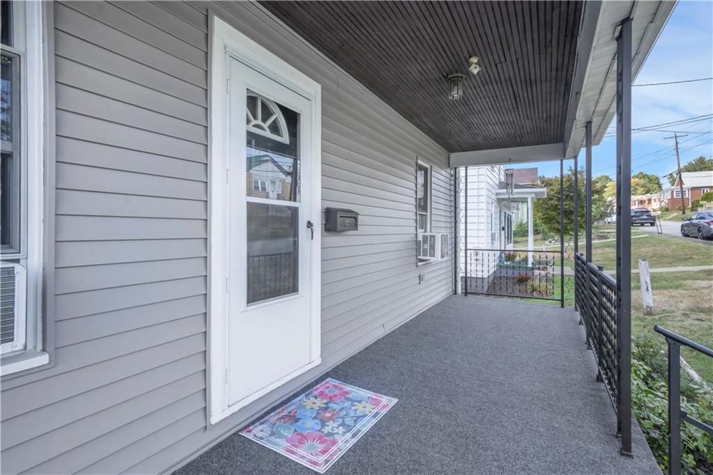 13 Fairview Street Uniontown, PA 15401 - Photo 4 of 42