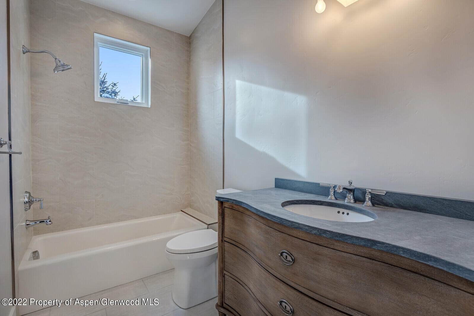 700 Perry Ridge Carbondale, CO 81623 - Photo 17 of 26 Upstairs Bathroom #2