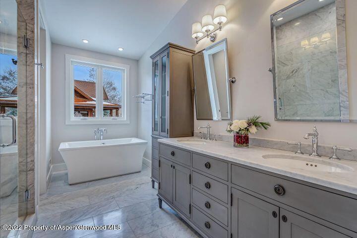 700 Perry Ridge Carbondale, CO 81623 - Photo 9 of 26 Master Bathroom