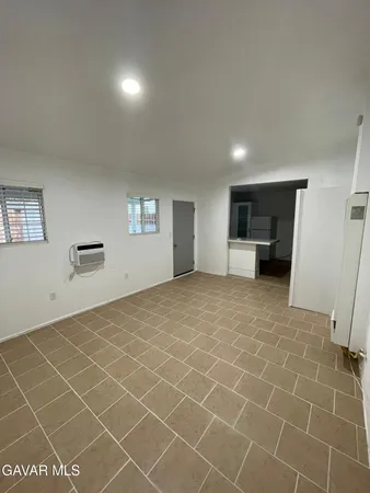 $2,250 | 369 East Avenue R4, Palmdale, CA 93550