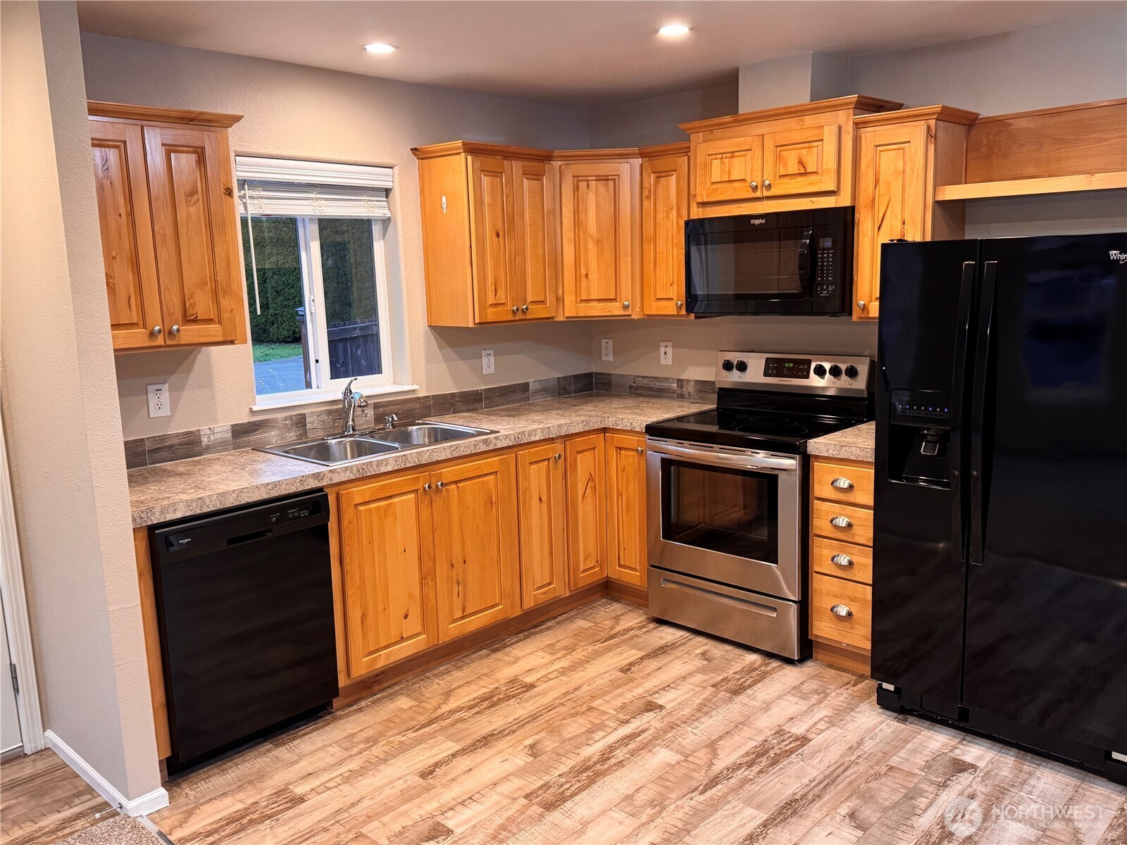 23708 Locust Way, Unit 1 Bothell, WA 98021 - Photo 4 of 12