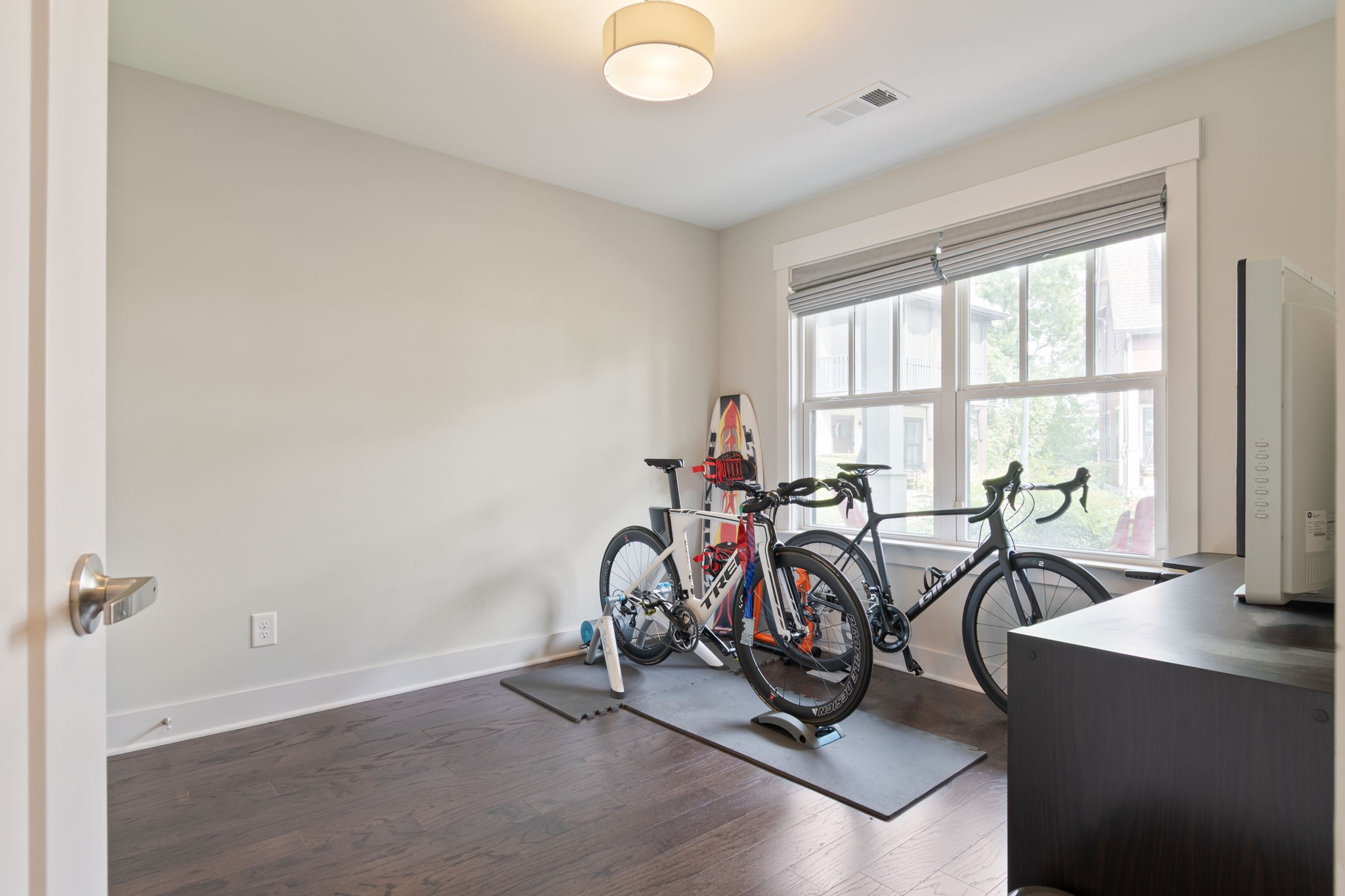 728 Centerpoint Lane Nashville, TN 37209 - Photo 9 of 45 a view of a room with gym equipment