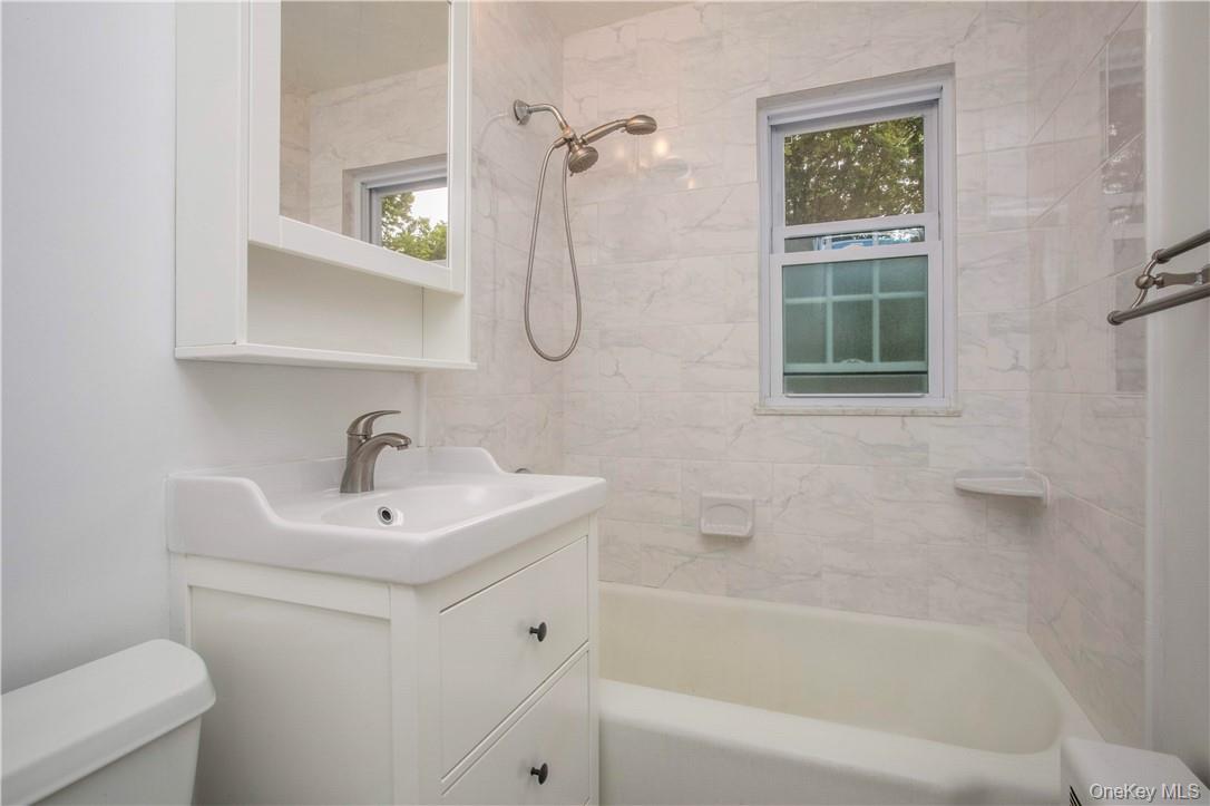 8 Elkan Road Larchmont, NY 10538 - Photo 13 of 21