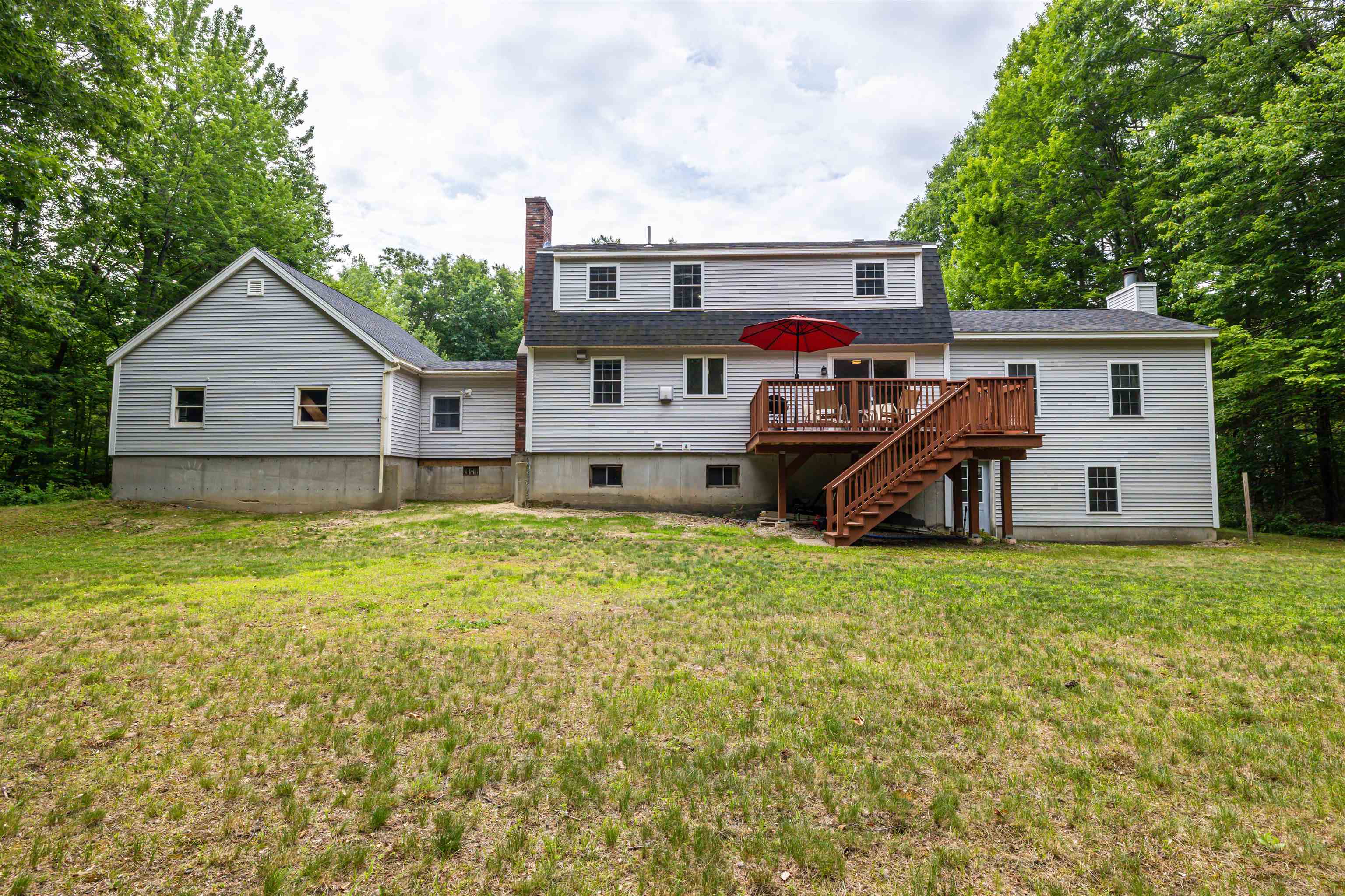 39 Lantern Lane Hooksett, NH 03106 - Photo 3 of 60