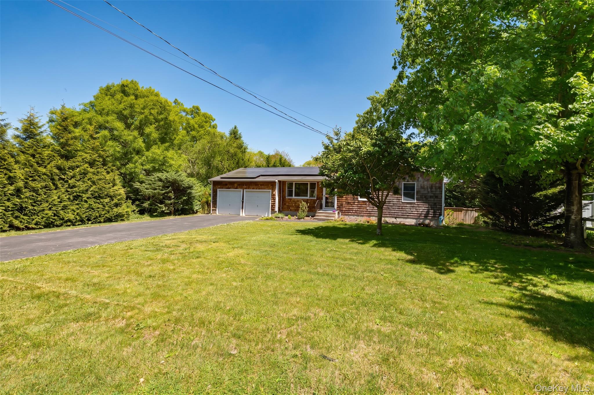 37 Crescent Bow Ridge, NY 11961 - Photo 2 of 17