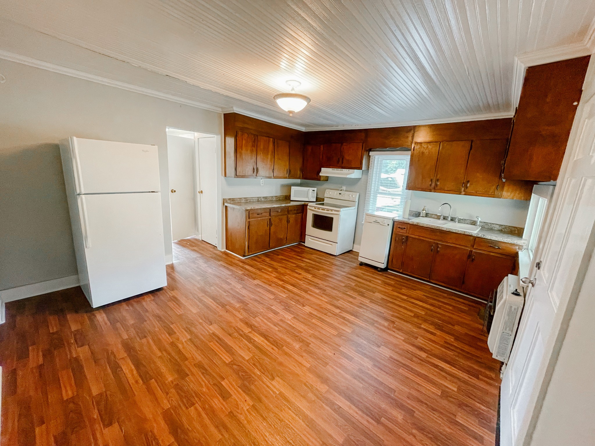 725 South Brace Road Summertown, TN 38483 - Photo 9 of 19 Gallery Image 9